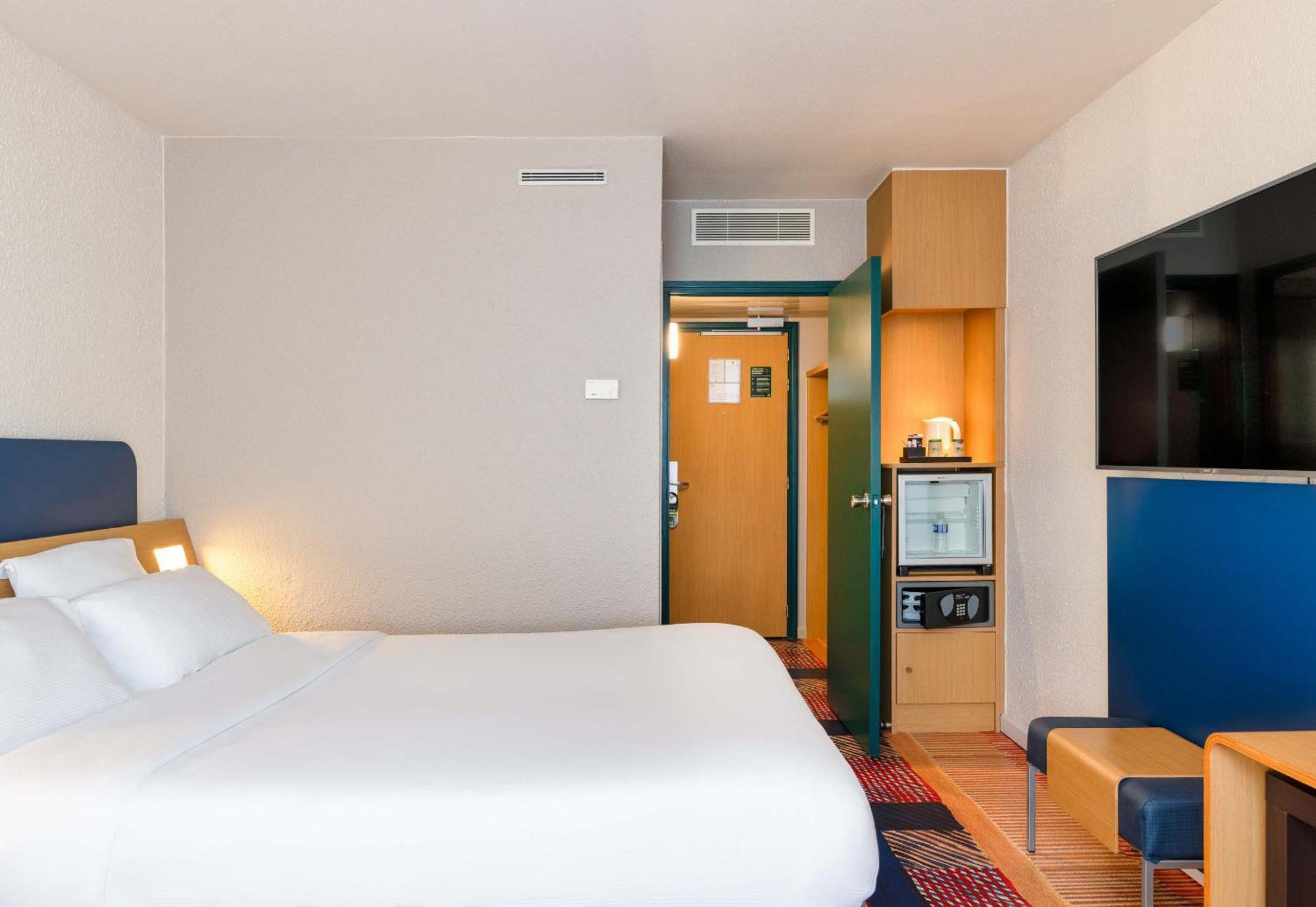 B&B Hotel Lyon Nord 4 Etoiles Dardilly Δωμάτιο φωτογραφία